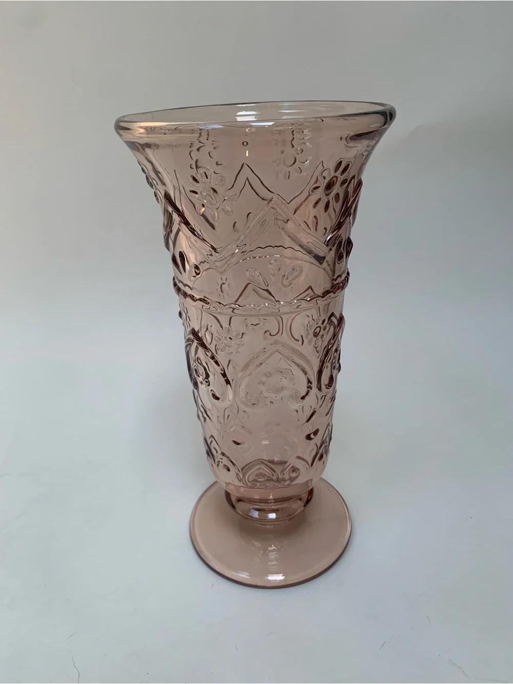 Cupcakes & Cashmere Tab Ornate Glass  9